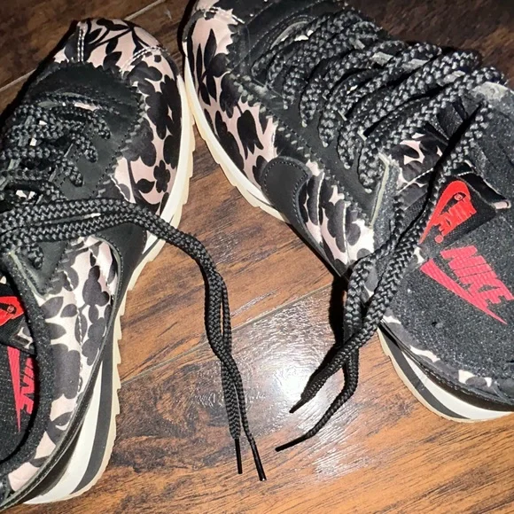 Nike Cortez Sneakers - Picture 6 of 11